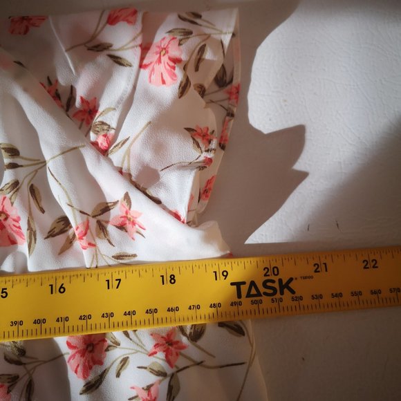 CeCe Ladies Fully Lined Ruffle Bottom Short Sleeve Dress - Picture 7 of 8